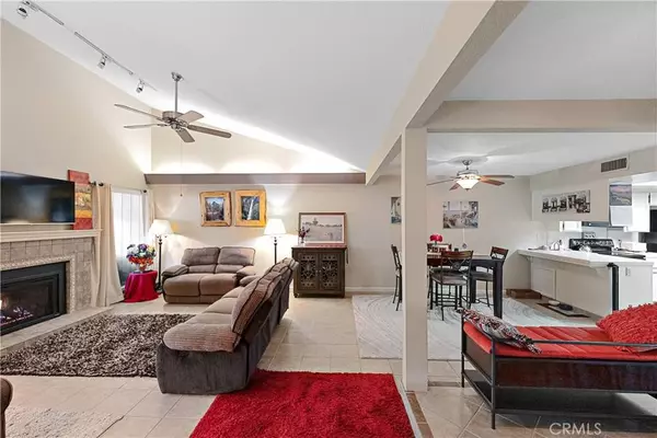 1715 Tollhouse LN, Clovis, CA 93611