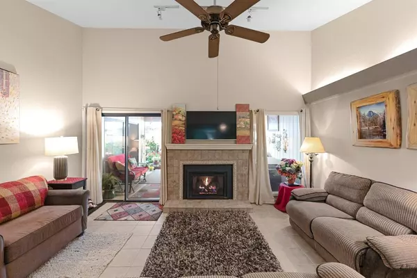 1715 Tollhouse LN, Clovis, CA 93611