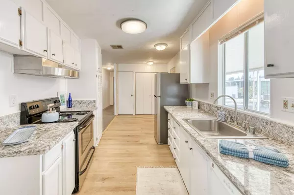 1001 Sylmar AVE #82, Clovis, CA 93612