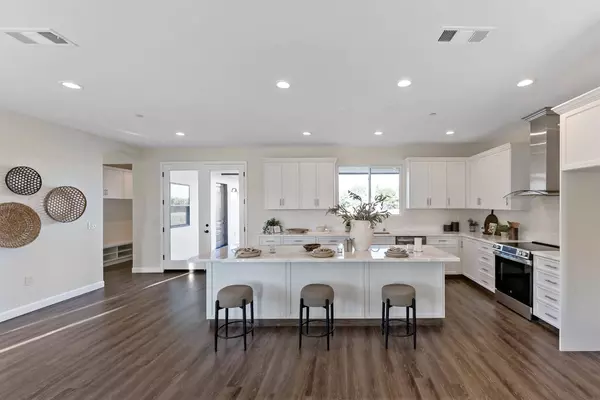 286 N Locan AVE, Fresno, CA 93737