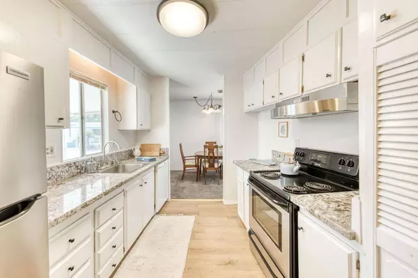 1001 Sylmar AVE #82, Clovis, CA 93612