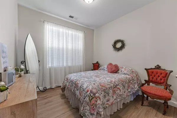 7387 E Robinson AVE, Fresno, CA 93737