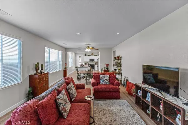 7387 E Robinson AVE, Fresno, CA 93737