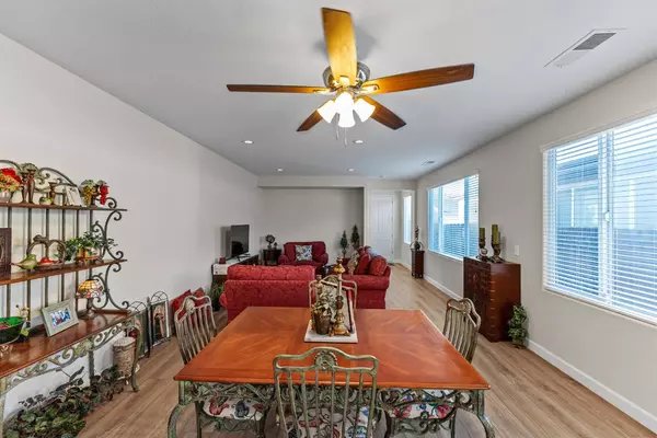 7387 E Robinson AVE, Fresno, CA 93737