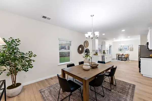 5585 W Cotton AVE, Fresno, CA 93722