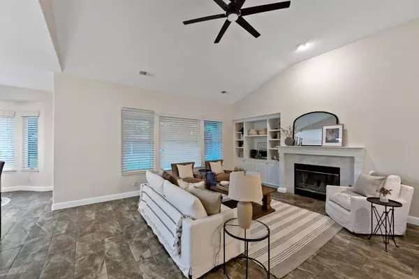 4648 N Windward WAY, Clovis, CA 93619