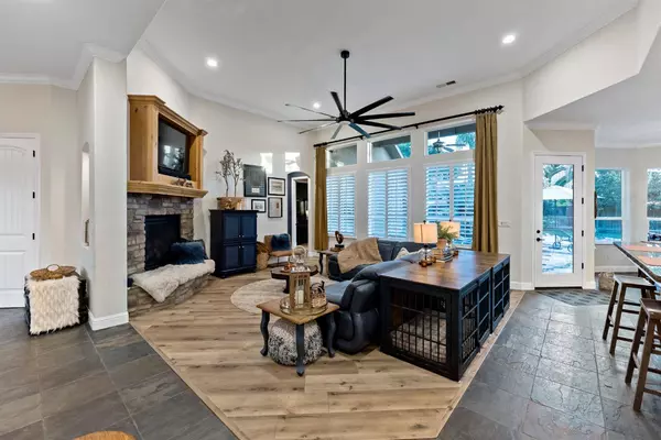 1860 N Langley AVE, Clovis, CA 93619