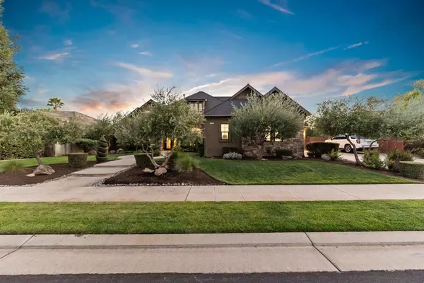 1860 N Langley AVE, Clovis, CA 93619