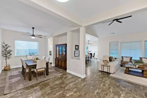 4648 N Windward WAY, Clovis, CA 93619