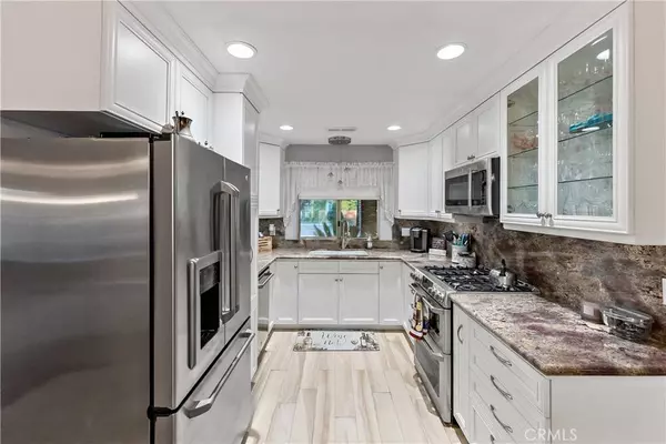 1533 Sunnyside AVE, Clovis, CA 93611