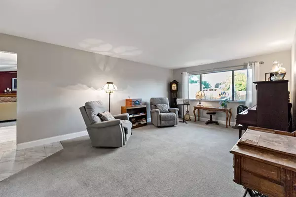 1533 Sunnyside AVE, Clovis, CA 93611