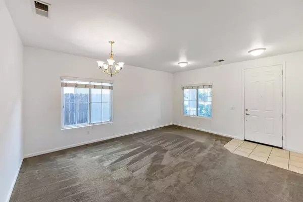 6083 E Andrews AVE, Fresno, CA 93727