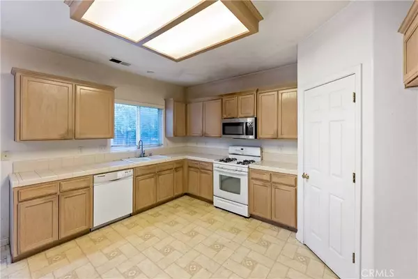 6083 E Andrews AVE, Fresno, CA 93727