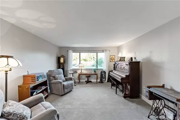 1533 Sunnyside AVE, Clovis, CA 93611