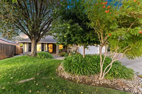 1834 E Niles AVE, Fresno, CA 93720