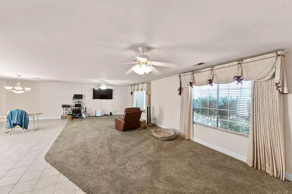 36740 Kensington DR, Madera, CA 93636