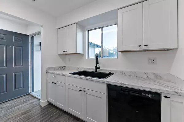 4400 W Cardiff AVE, Fresno, CA 93722