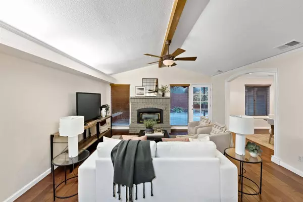 304 E Omaha AVE, Fresno, CA 93720