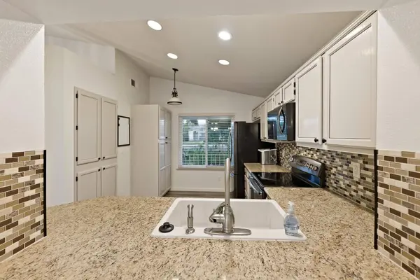 2703 Mitchell, Fresno, CA 93611