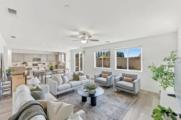6690 E Adena AVE, Fresno, CA 93727