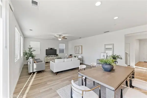 6690 E Adena, Fresno, CA 93727