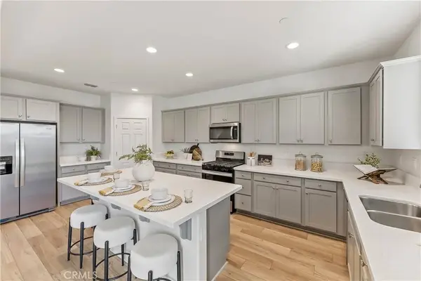 6690 E Adena, Fresno, CA 93727