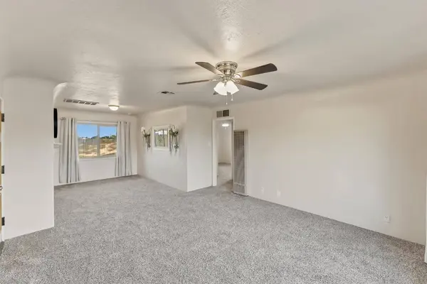 4730 E Richert AVE, Fresno, CA 93726
