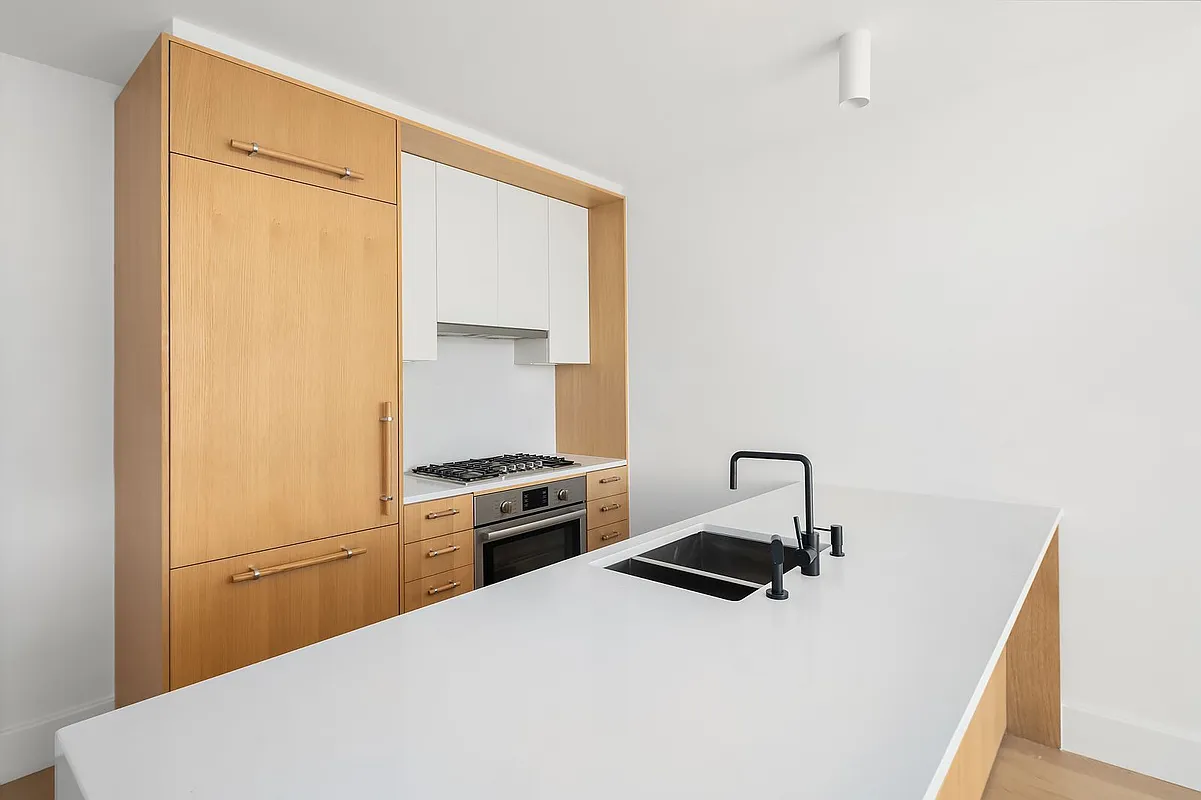 22-18 Jackson Avenue 1010 Court Square Queens NY 11101