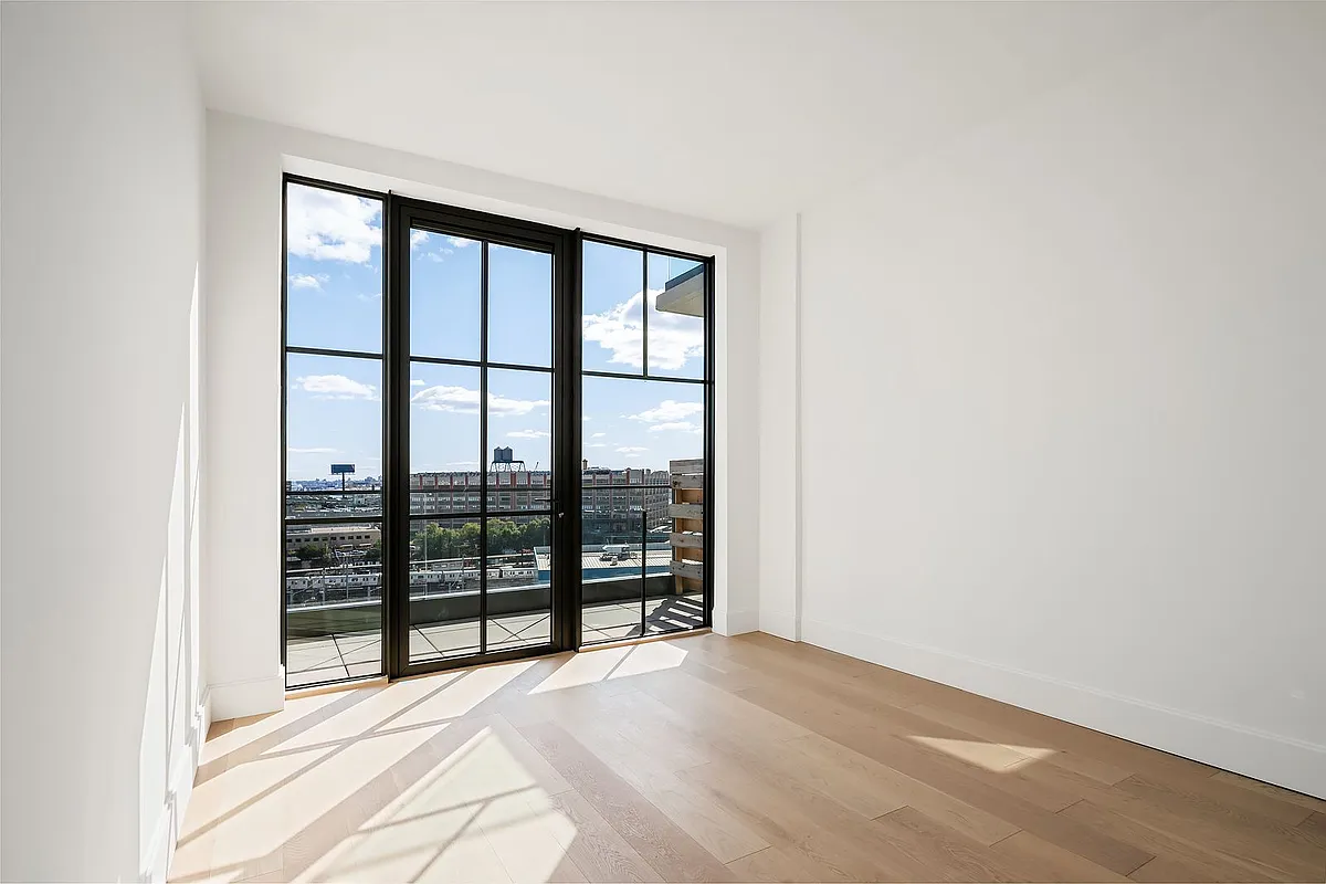 22-18 Jackson Avenue 1010 Court Square Queens NY 11101