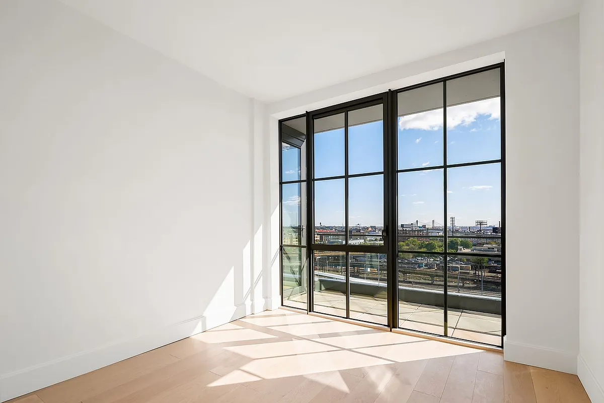 22-18 Jackson Avenue 1010 Court Square Queens NY 11101