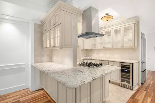 106 Central Park S #11LM, New York, NY 10019-0149