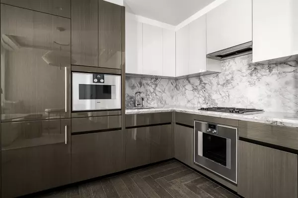 New York, NY 10022-6844,301 Park Ave #2221