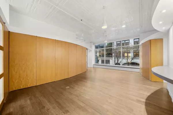 New York, NY 10001-7202,107 W 25th St #2D