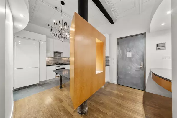 New York, NY 10001-7202,107 W 25th St #2D