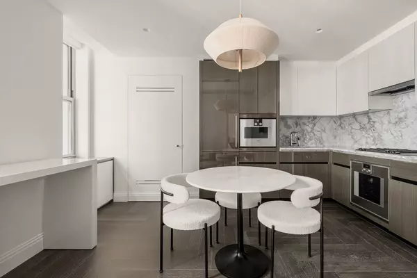 New York, NY 10022,303 Park Ave #2221