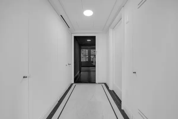 303 Park Ave #2701, New York, NY 10022-7180