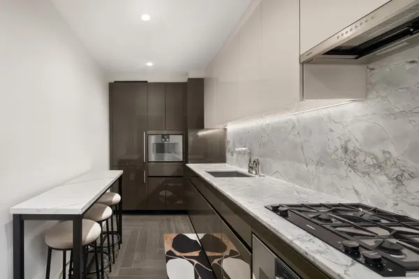 303 Park Ave #2025, New York, NY 10022-7180
