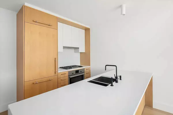 22-18 Jackson Avenue #1010, Queens, NY 11101