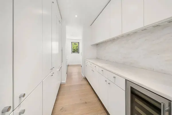 200 E 62nd Street #5D, Manhattan, NY 10065-8327