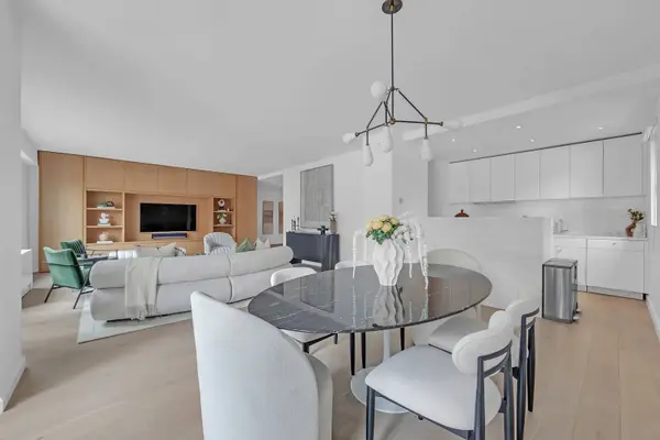 200 E 62nd Street #5D, Manhattan, NY 10065-8327