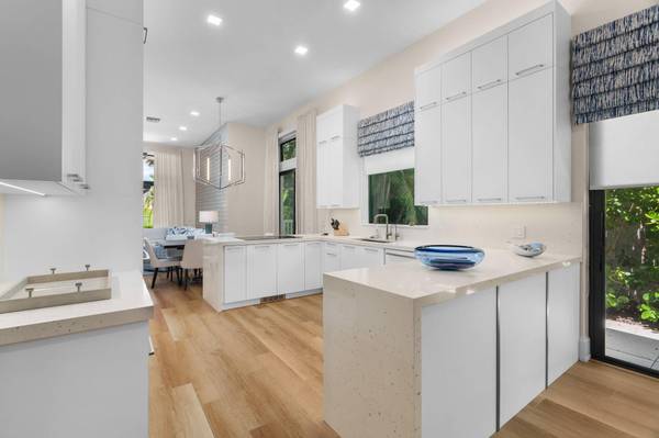 16125 Villa Vizcaya PL, Delray Beach, FL 33446