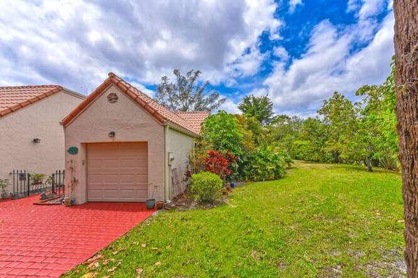 6674 Las Flores DR, Boca Raton, FL 33433