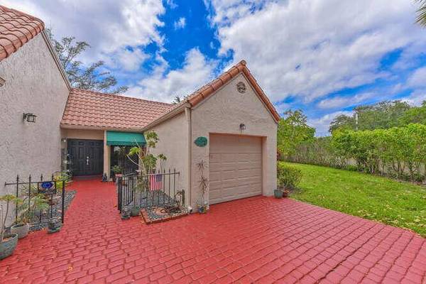 6674 Las Flores DR, Boca Raton, FL 33433