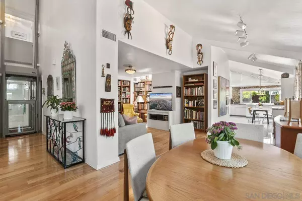 9956 Cummins Pl, San Diego, CA 92131