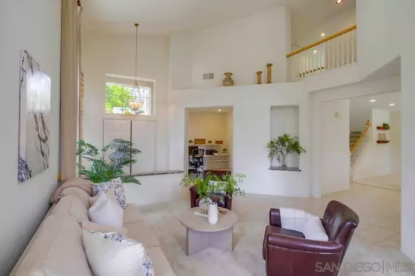 11841 Treewind Ct, San Diego, CA 92128