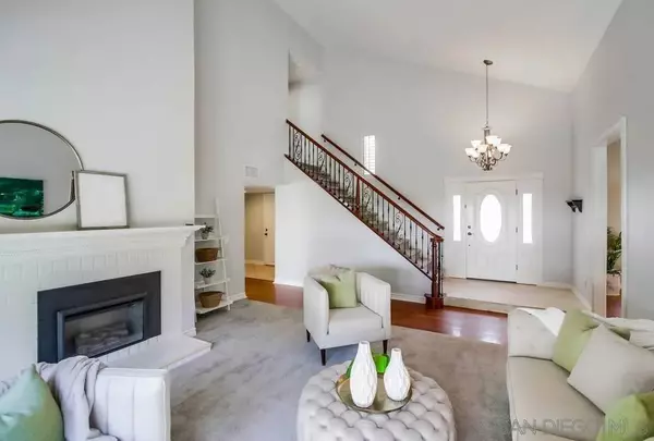 10614 Canyon Lake Dr, San Diego, CA 92131