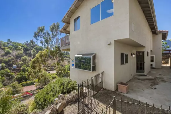 4333 Calavo Dr, La Mesa, CA 91941