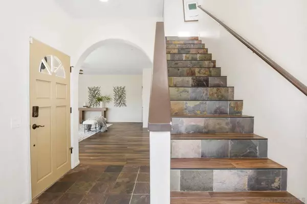 4333 Calavo Dr, La Mesa, CA 91941