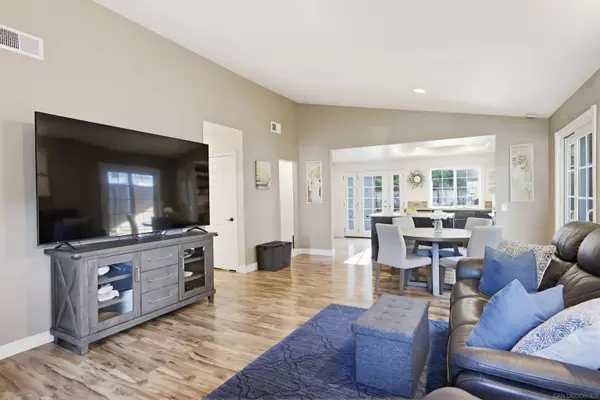 12085 Eastglen St, San Diego, CA 92131