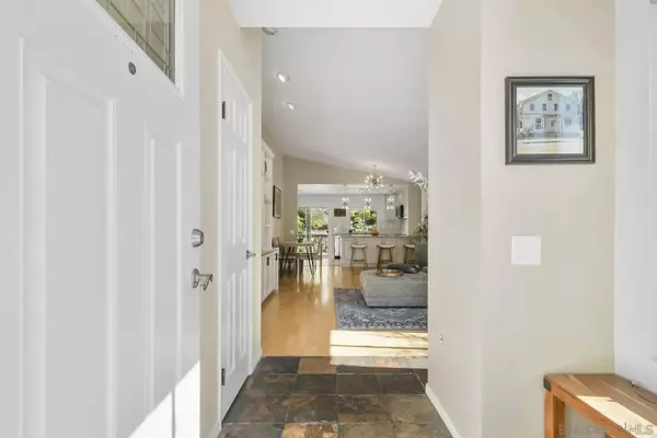 12061 Rue Des Amis, San Diego, CA 92131